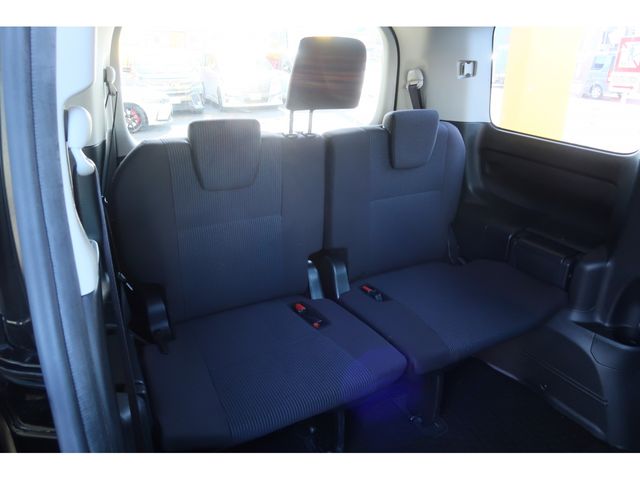 Toyota VOXY 2016-07 189653-24