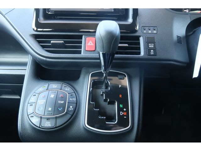 Toyota VOXY 2016-07 189653-17