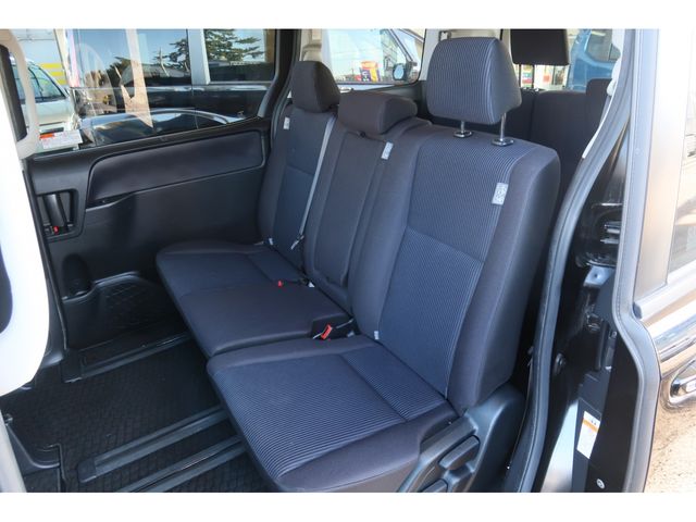 Toyota VOXY 2016-07 189653-23