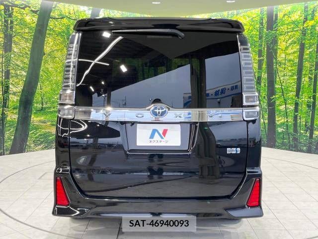 Toyota VOXY HYBRID 2018-04 384649-16