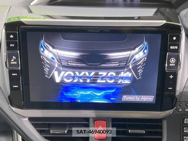 Toyota VOXY HYBRID 2018-04 384649-4