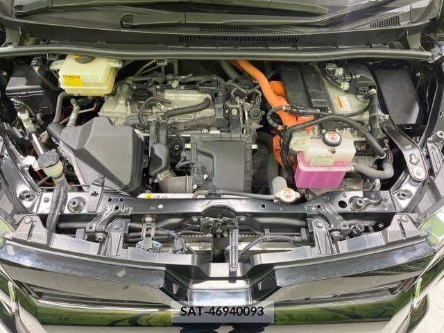 Toyota VOXY HYBRID 2018-04 384649-19