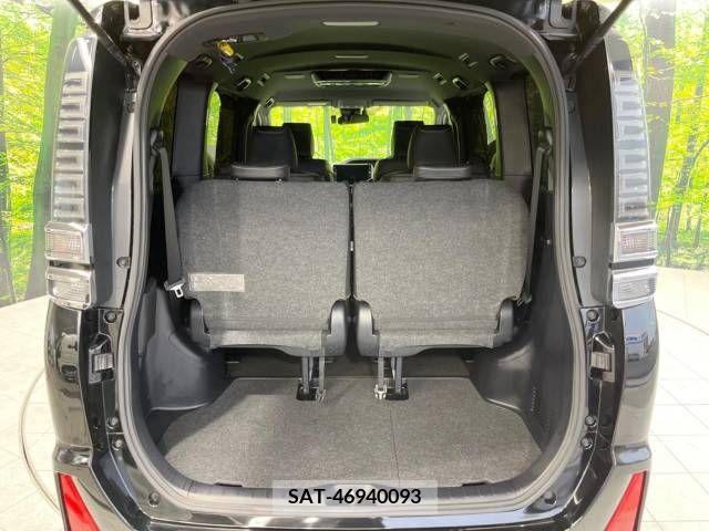 Toyota VOXY HYBRID 2018-04 384649-11