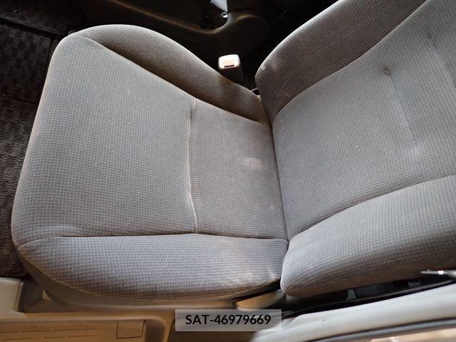 Toyota VOXY 2008-11 289256-18