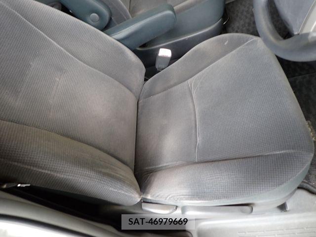 Toyota VOXY 2008-11 289256-17