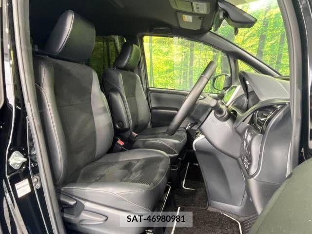 Toyota VOXY 2021-05 370375-8