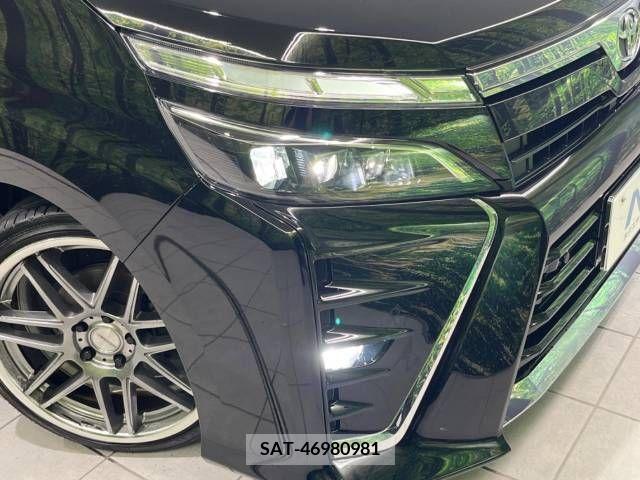 Toyota VOXY 2021-05 370375-13