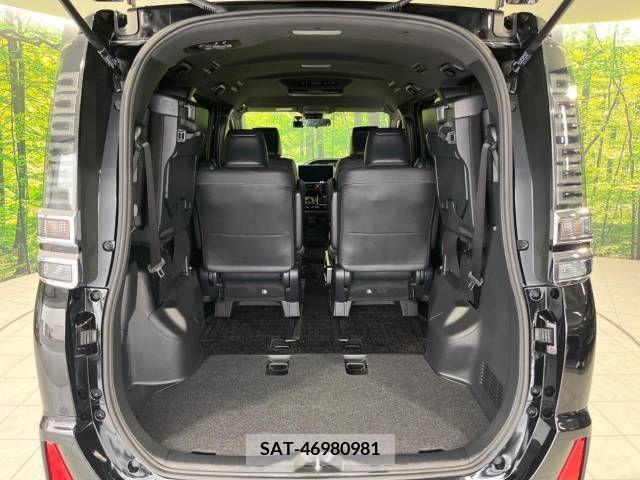 Toyota VOXY 2021-05 370375-11