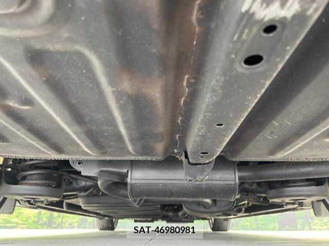 Toyota VOXY 2021-05 370375-19