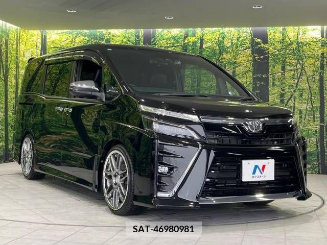 Toyota VOXY 2021-05 370375-17