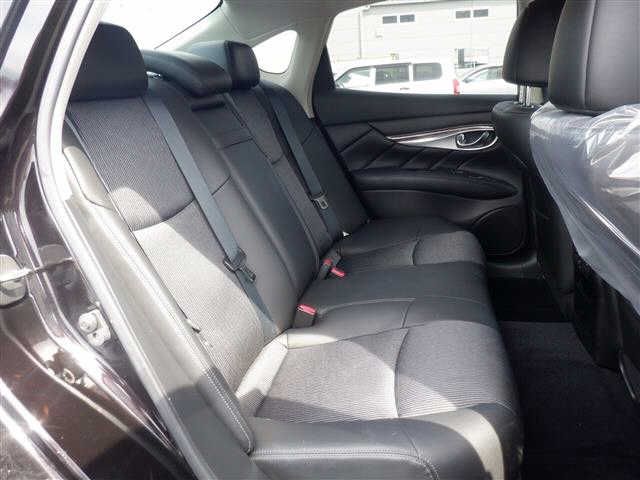 Nissan FUGA 2010-07 3012-6