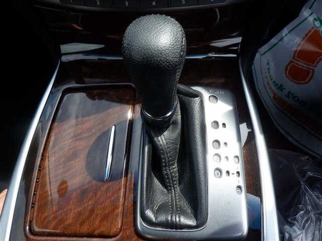 Nissan FUGA 2010-07 3012-8