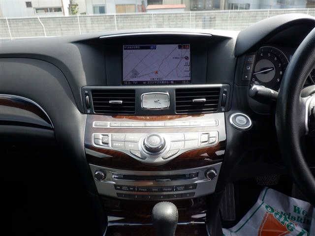 Nissan FUGA 2010-07 3012-4