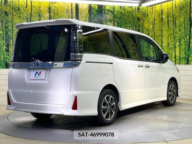 Toyota VOXY 2018-03 234875-17