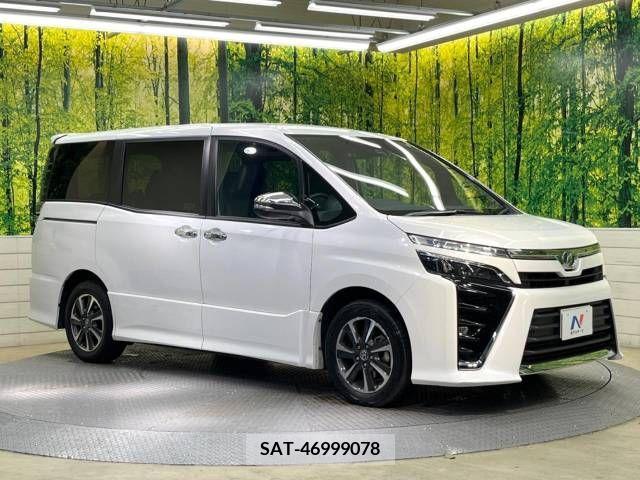 Toyota VOXY 2018-03 234875-16