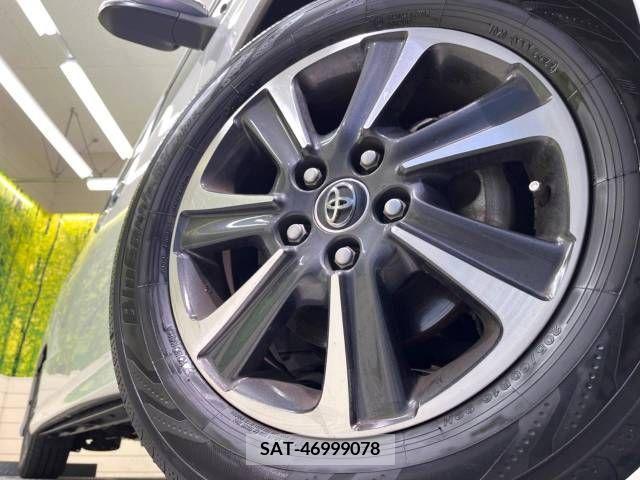 Toyota VOXY 2018-03 234875-13