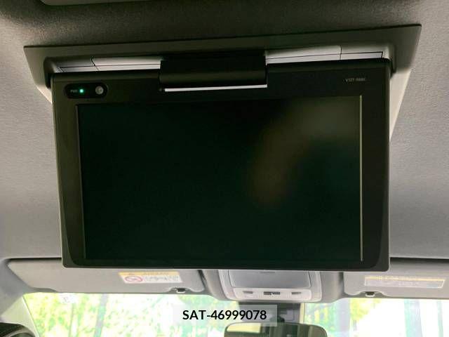 Toyota VOXY 2018-03 234875-2
