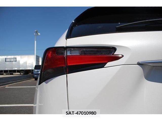 Lexus NX 2017-01 245349-11