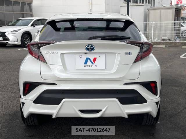 Toyota C-HR 2018-02 294942-15