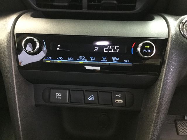 Toyota YARIS CROSS 2021-03 14411-14