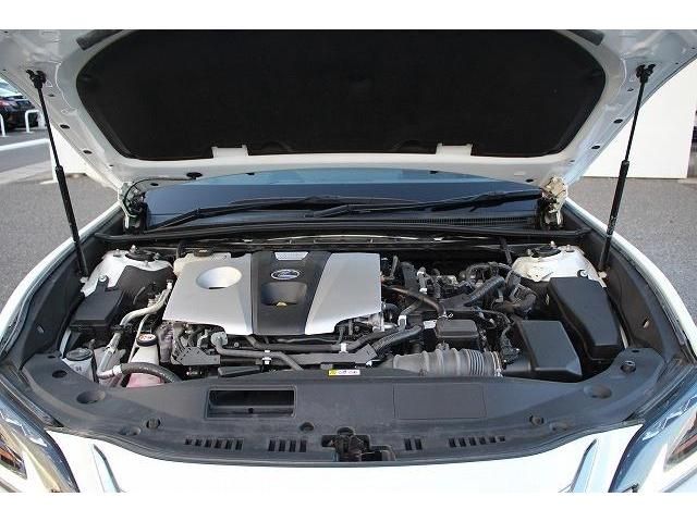 Lexus ES 2019-03 22935-17