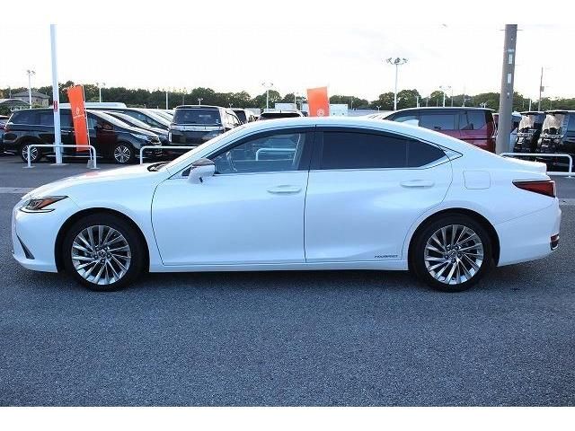 Lexus ES 2019-03 22935-6