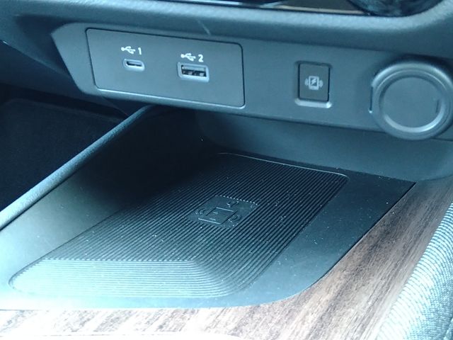 Nissan AURA 2022-05 15749-8