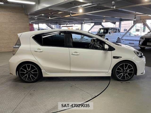 Toyota AQUA 2014-10 314013-17