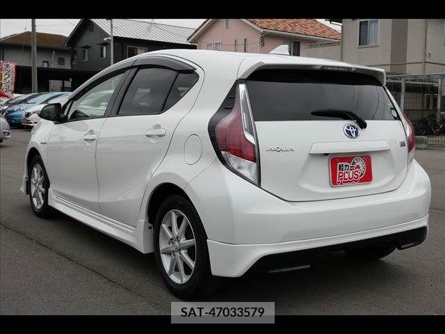 Toyota AQUA 2015-11 224580-17
