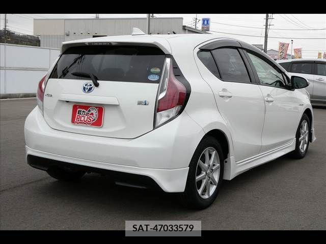 Toyota AQUA 2015-11 224580-16