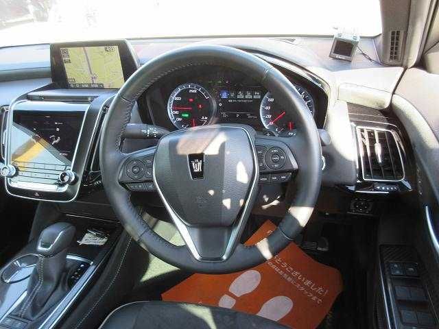 Toyota CROWN SEDAN 2019-06 5947-3