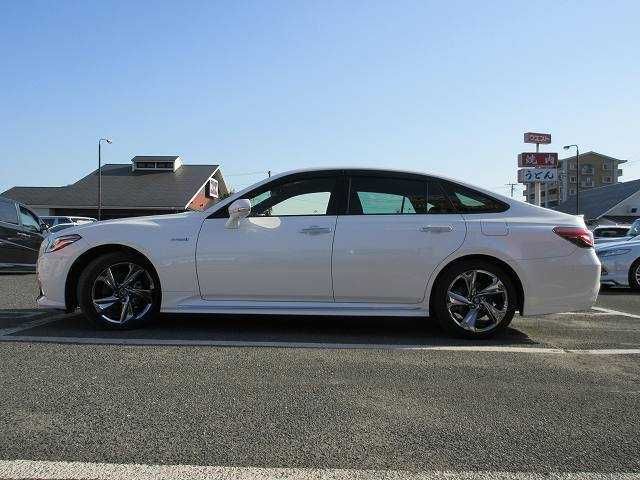 Toyota CROWN SEDAN 2019-06 5947-18