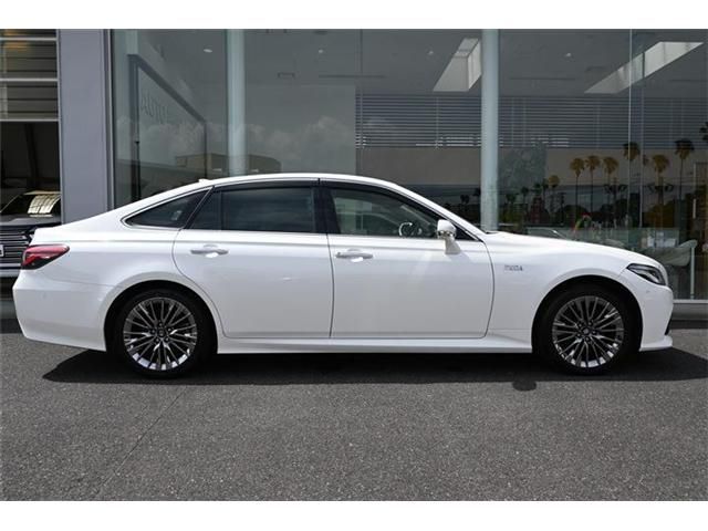 Toyota CROWN SEDAN 2019-07 16847-5