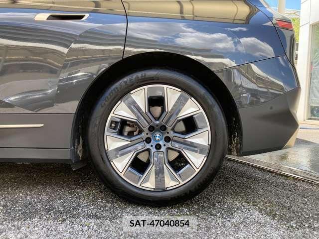Bmw IX 2022-01 318965-2