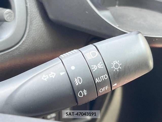 Suzuki SWIFT 2019-09 377203-7