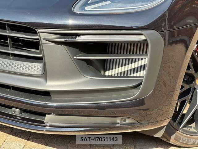 Porsche MACAN 2023-07 281563-17