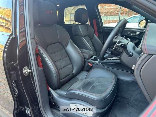 Porsche MACAN 2023-07 281563-2