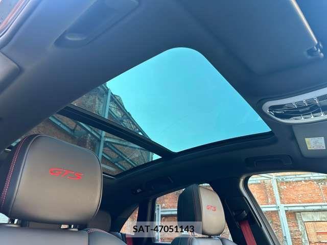 Porsche MACAN 2023-07 281563-1