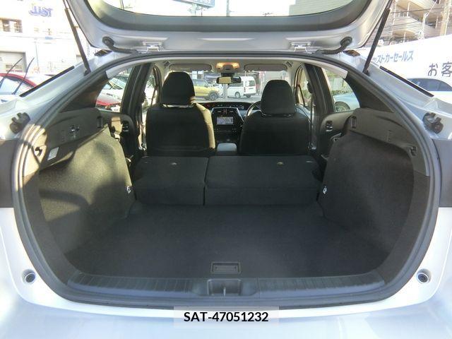 Toyota PRIUS 2020-09 204900-9