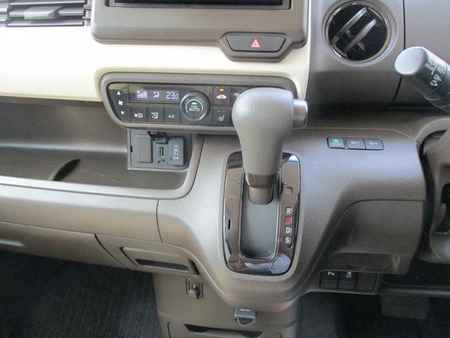 Honda N BOX 2021-07 6057-7