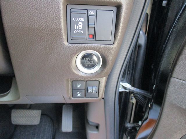 Honda N BOX 2021-07 6057-8