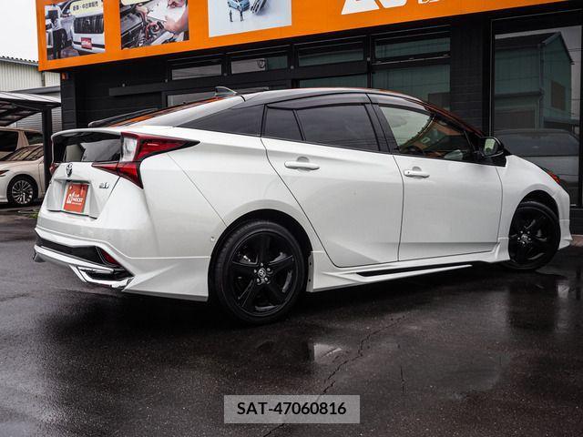 Toyota PRIUS 2021-12 242385-19