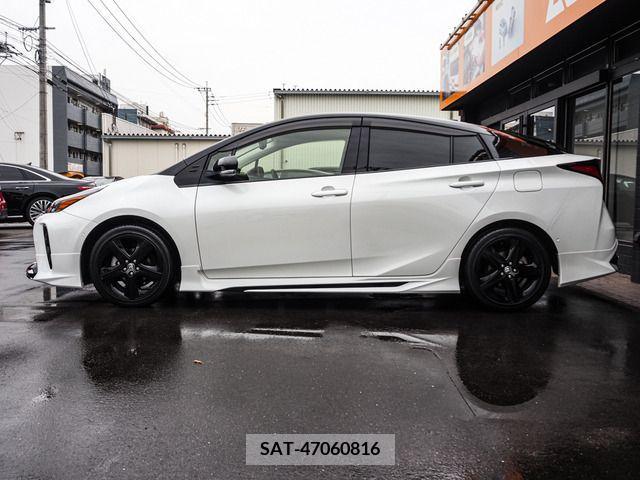 Toyota PRIUS 2021-12 242385-13