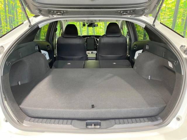 Toyota PRIUS PHV 2017-11 186599-10