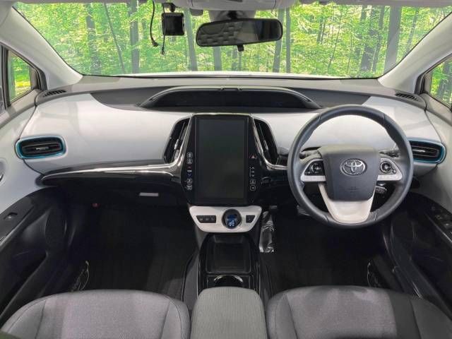 Toyota PRIUS PHV 2017-11 186599-1
