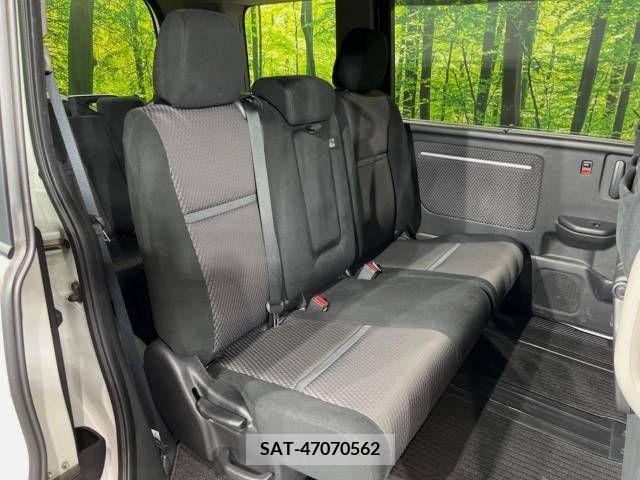 Honda e 2015-06 380867-8
