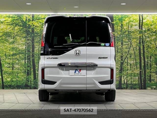 Honda e 2015-06 380867-15
