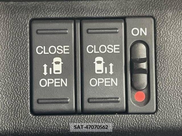 Honda e 2015-06 380867-6