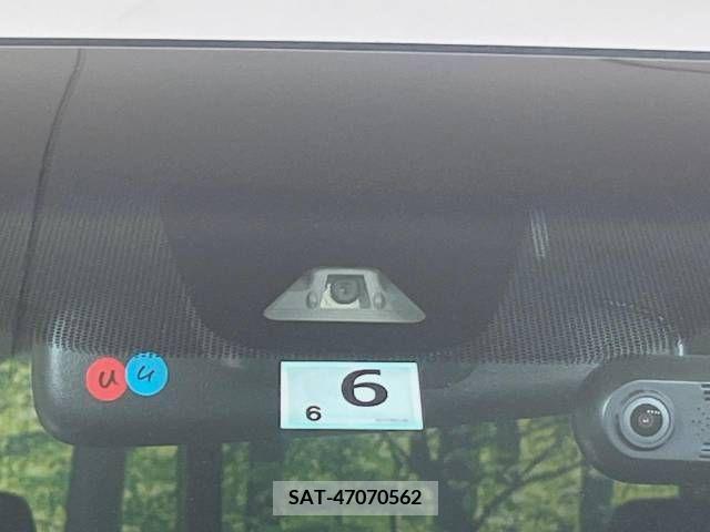Honda e 2015-06 380867-5