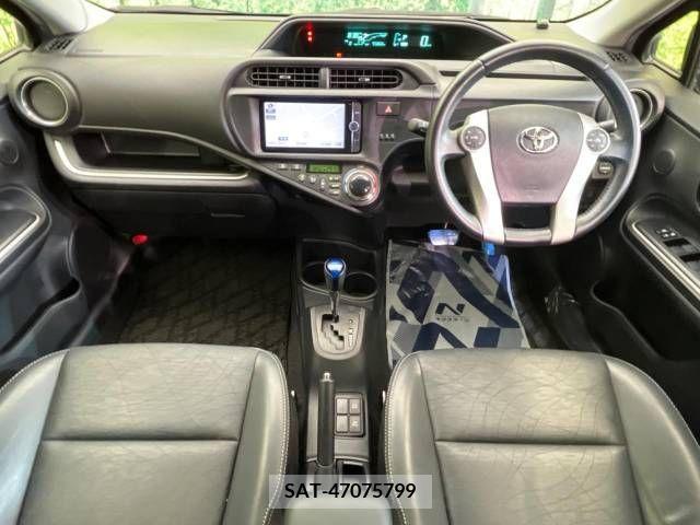 Toyota AQUA 2013-07 378098-1